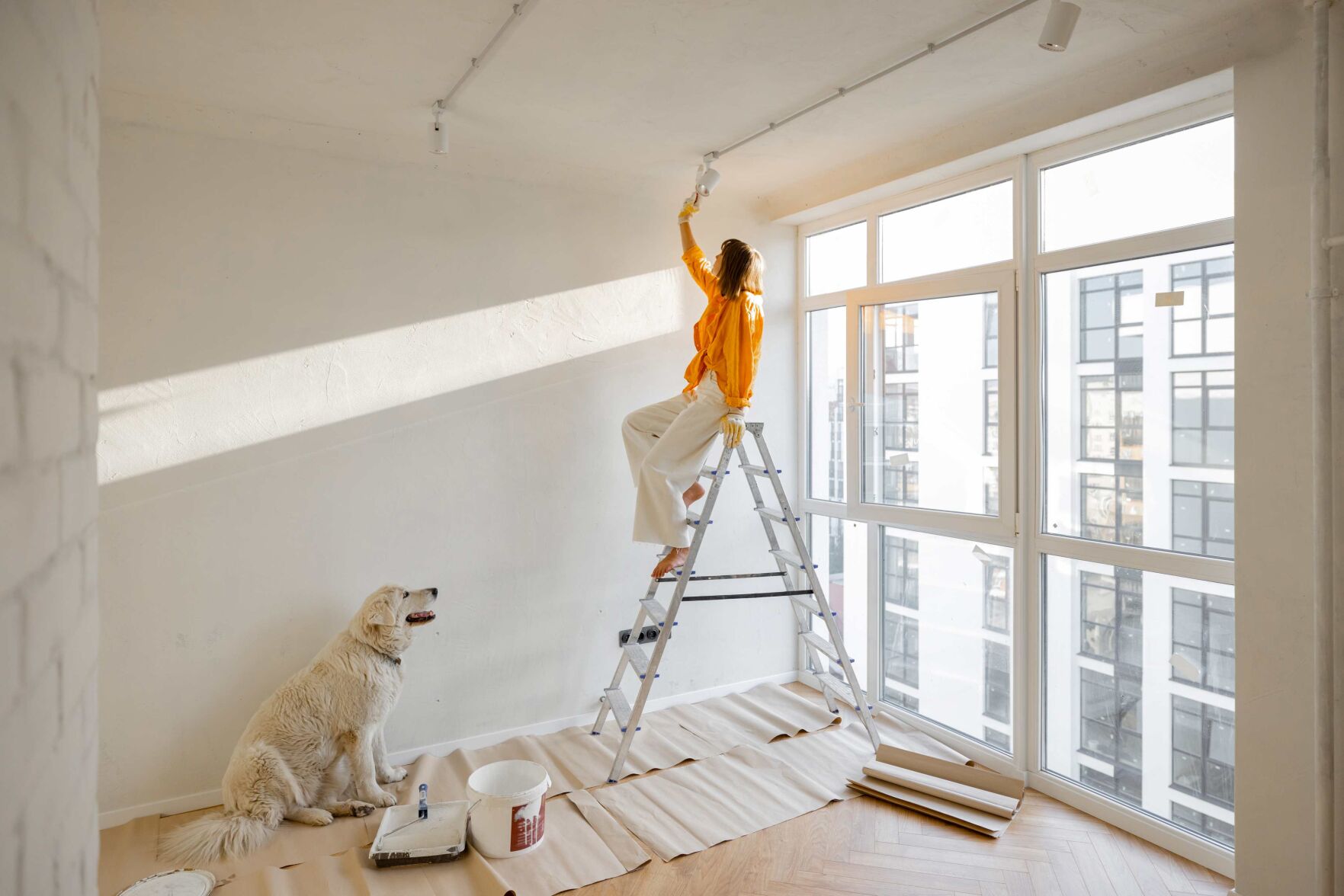 Tips for Painting High Ceilings and Hard-to-Reach Areas